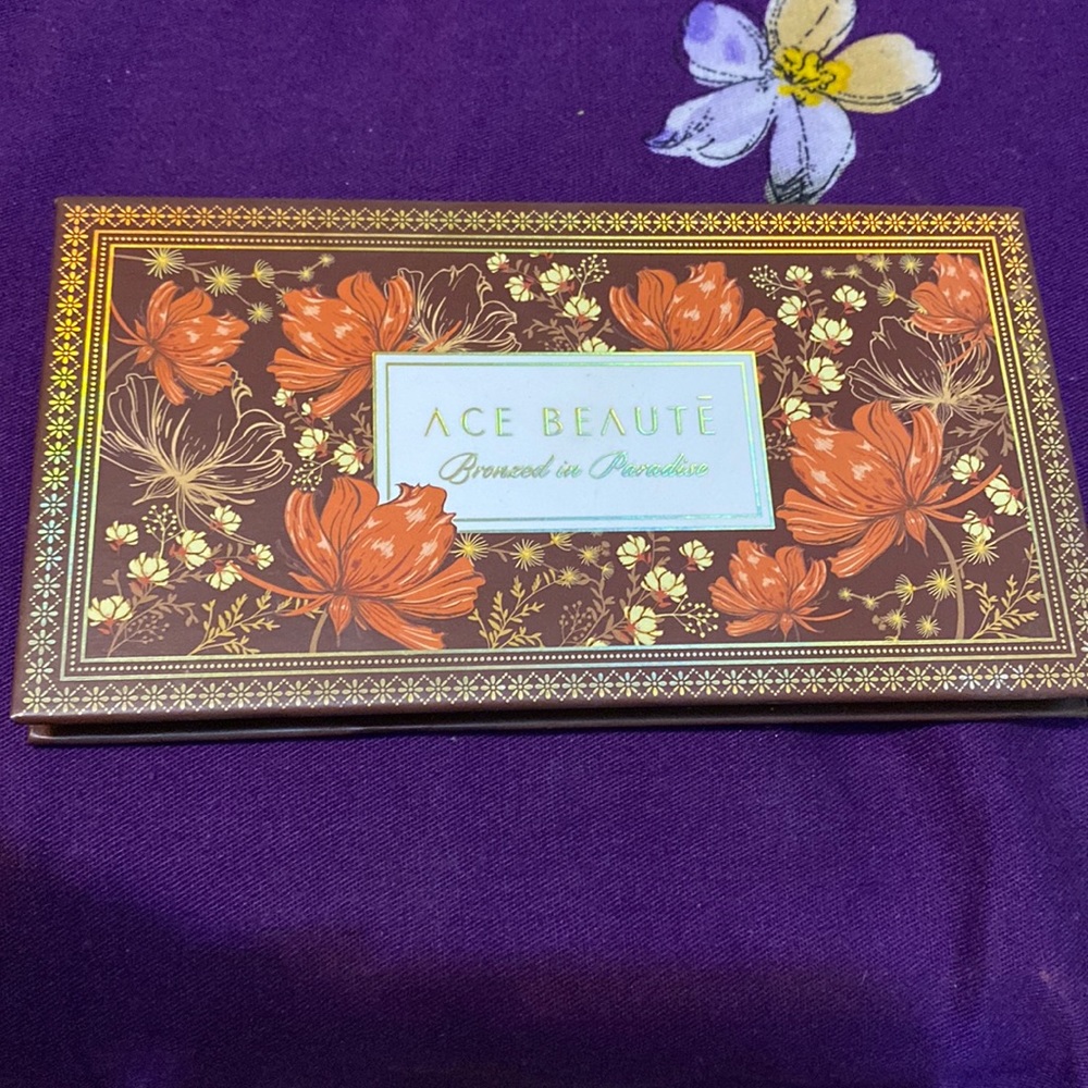 Like NEW Ace beauty palette